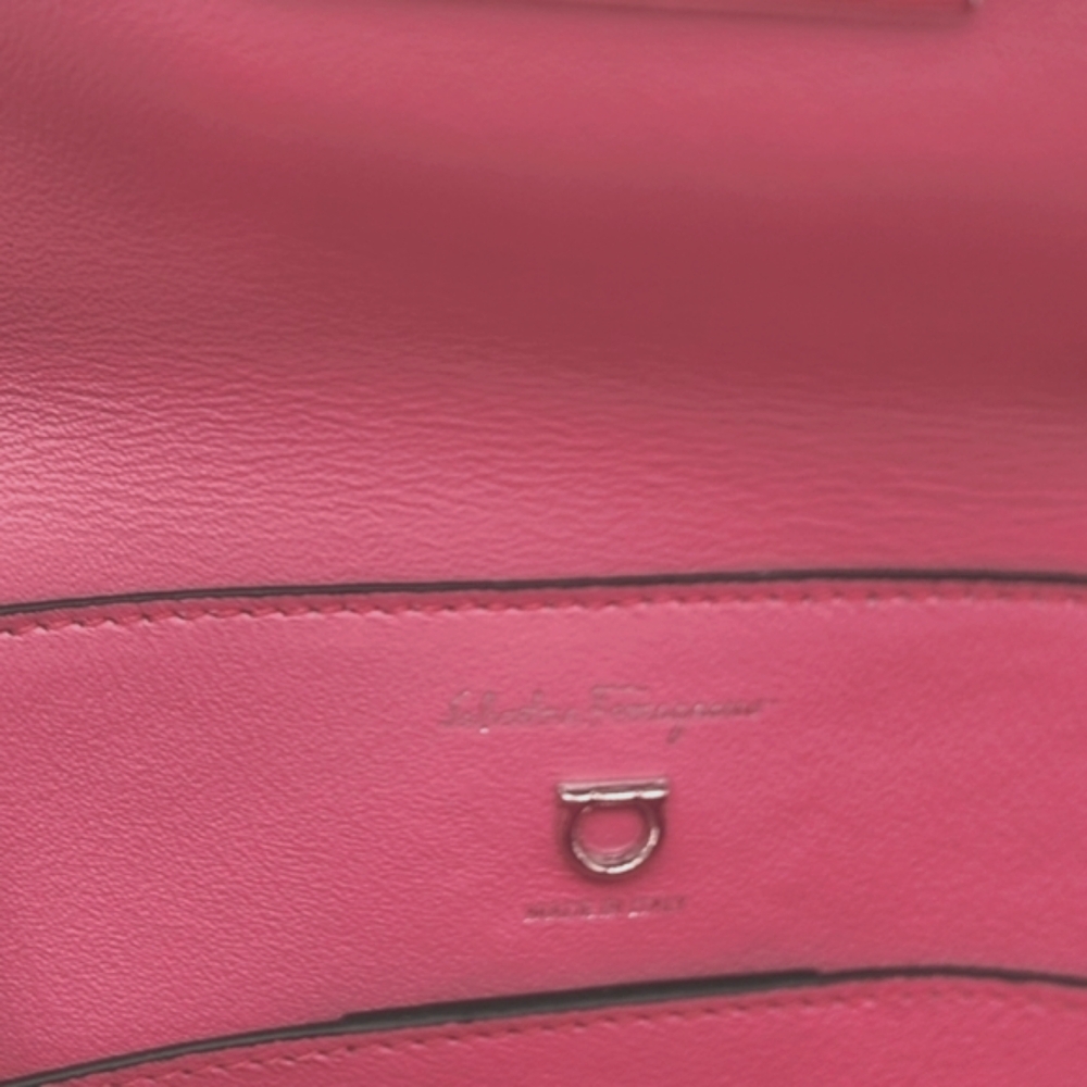 SALVATORE FERRAGAMO NWOT - Picture 15 of 16